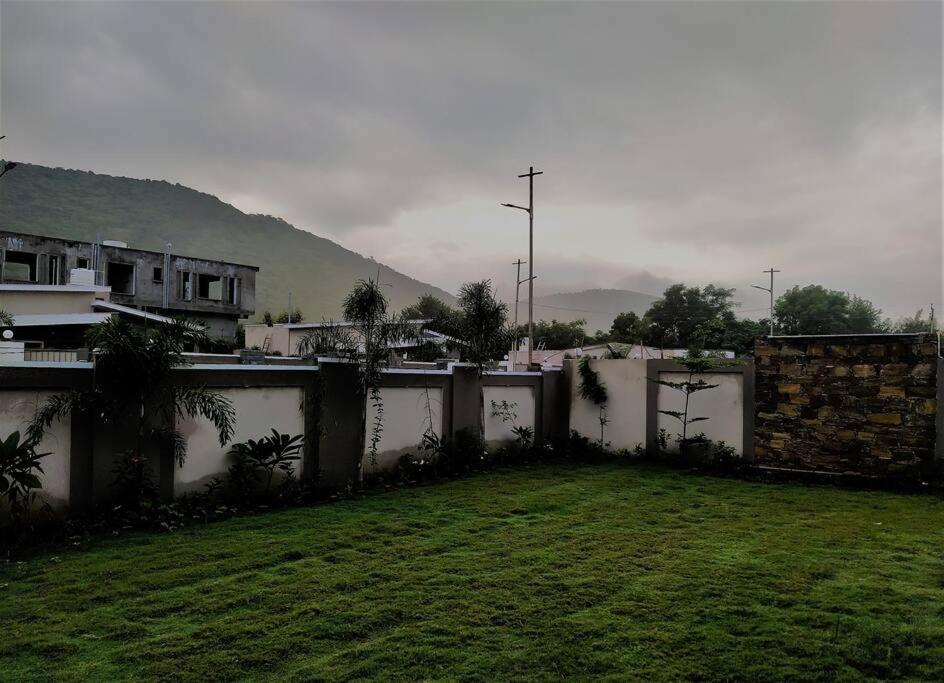 Nine Hill Villa - 2Bhk Private Villa With Pool Udaipur Ngoại thất bức ảnh