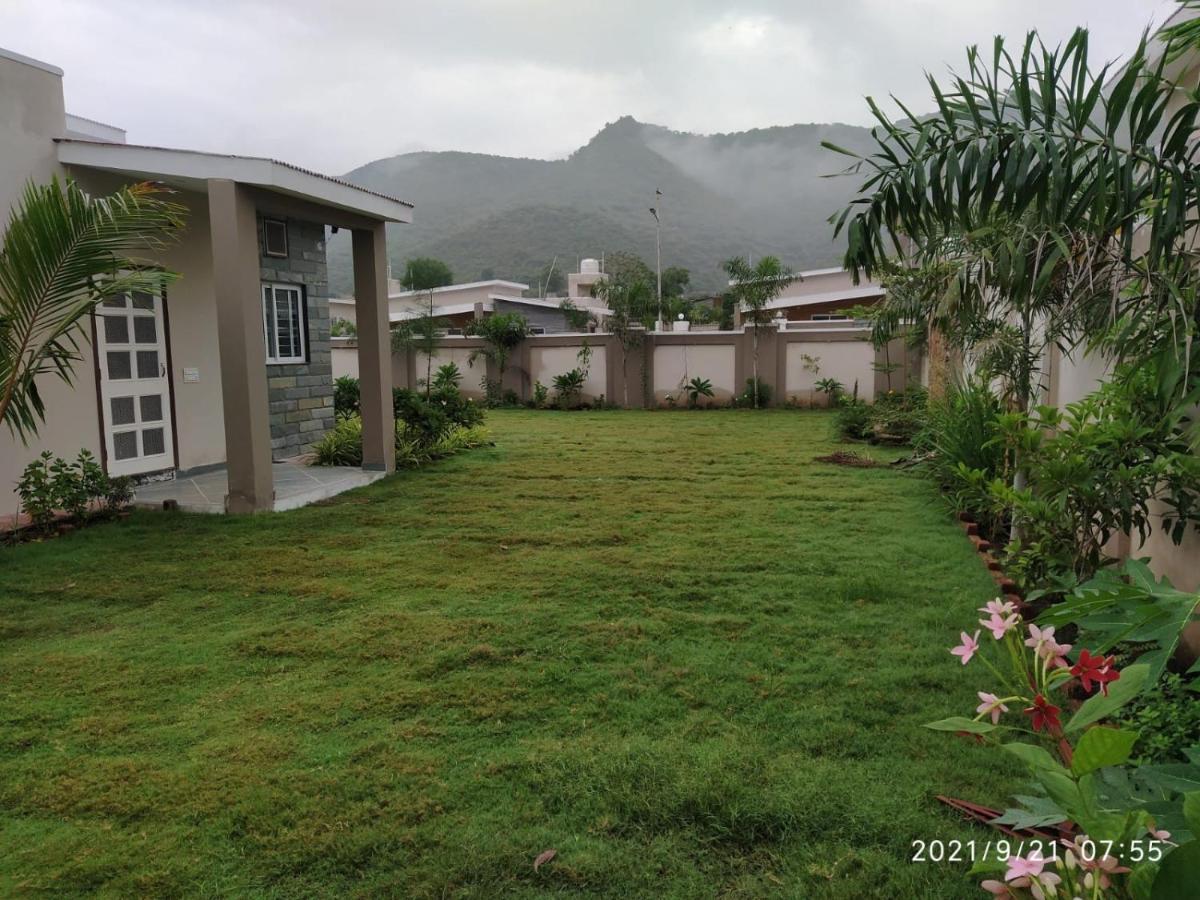 Nine Hill Villa - 2Bhk Private Villa With Pool Udaipur Ngoại thất bức ảnh